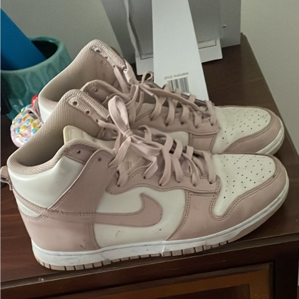 Size 10 woman dunks